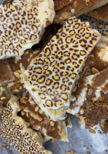 Load image into Gallery viewer, Leopard Print Honeycombe Dunkys